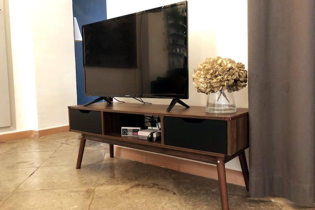 Appartement P2 De Charme - Centre-Ville نيم المظهر الخارجي الصورة