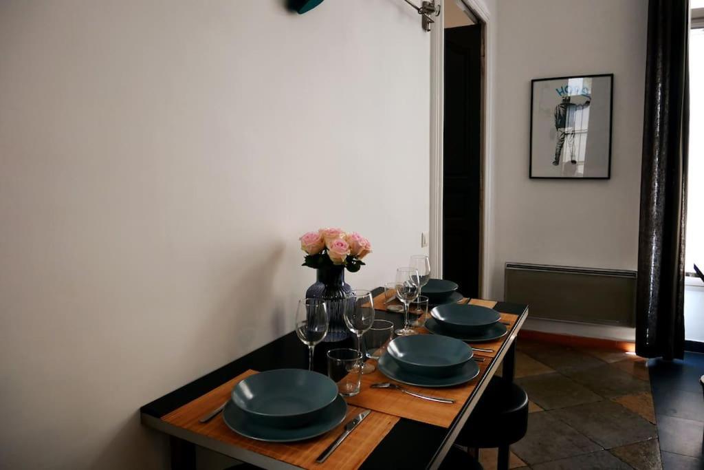 Appartement P2 De Charme - Centre-Ville نيم المظهر الخارجي الصورة