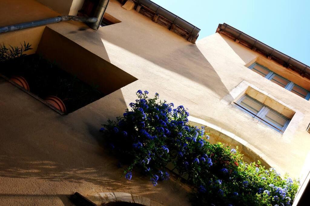 Appartement P2 De Charme - Centre-Ville نيم المظهر الخارجي الصورة